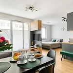 Apartament Jarzębinowy Z Ogródkiem Łódź