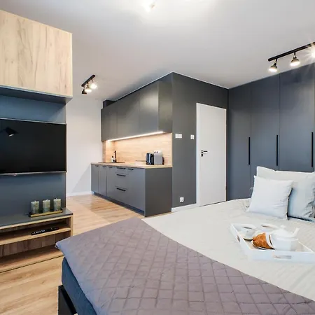 Jarzębinowy Z Ogródkiem Apartament *
