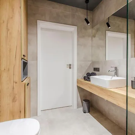 Jarzebinowy Z Ogrodkiem *